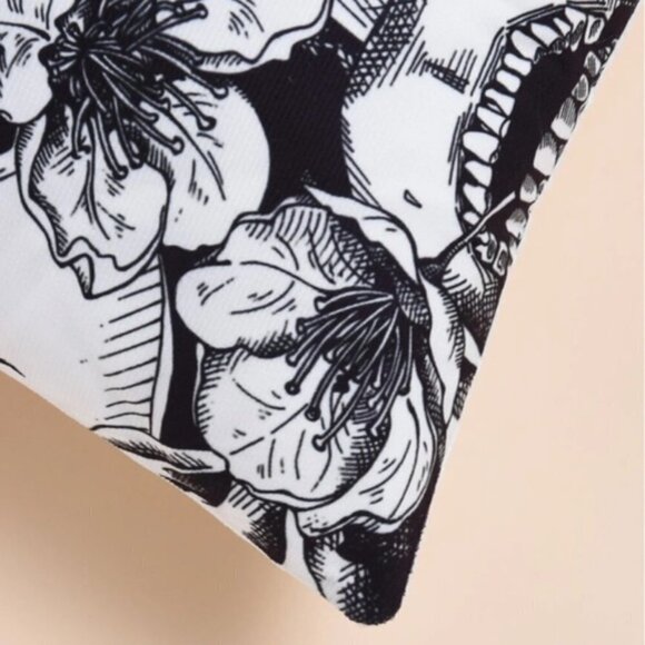 Pillow Cover Skulls Zipper Closure Large Black White Square 17.7 X 17.7 … - Picture 8 of 13